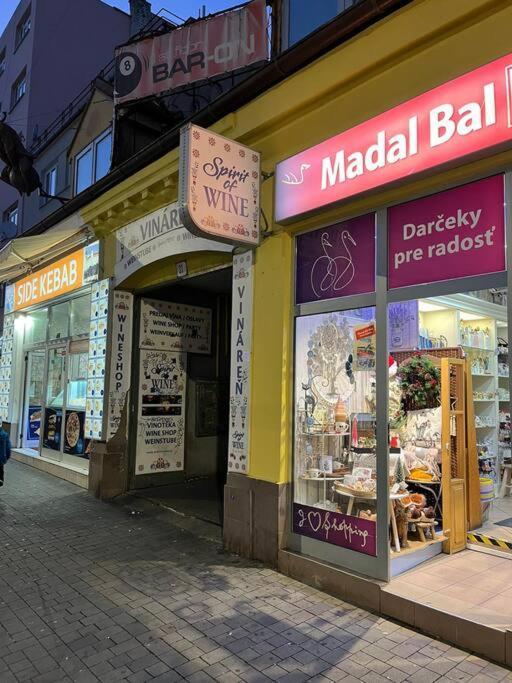 Apartamento Bada Bing Plaza Bratislava Exterior foto